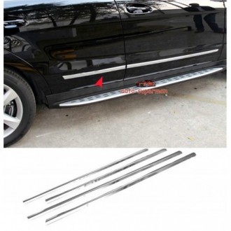 Hyundai TUCSON - Chrome side door trim