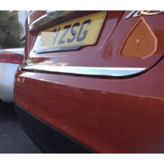 Dacia Sandero II 2012+ Strip on Trunk Lid